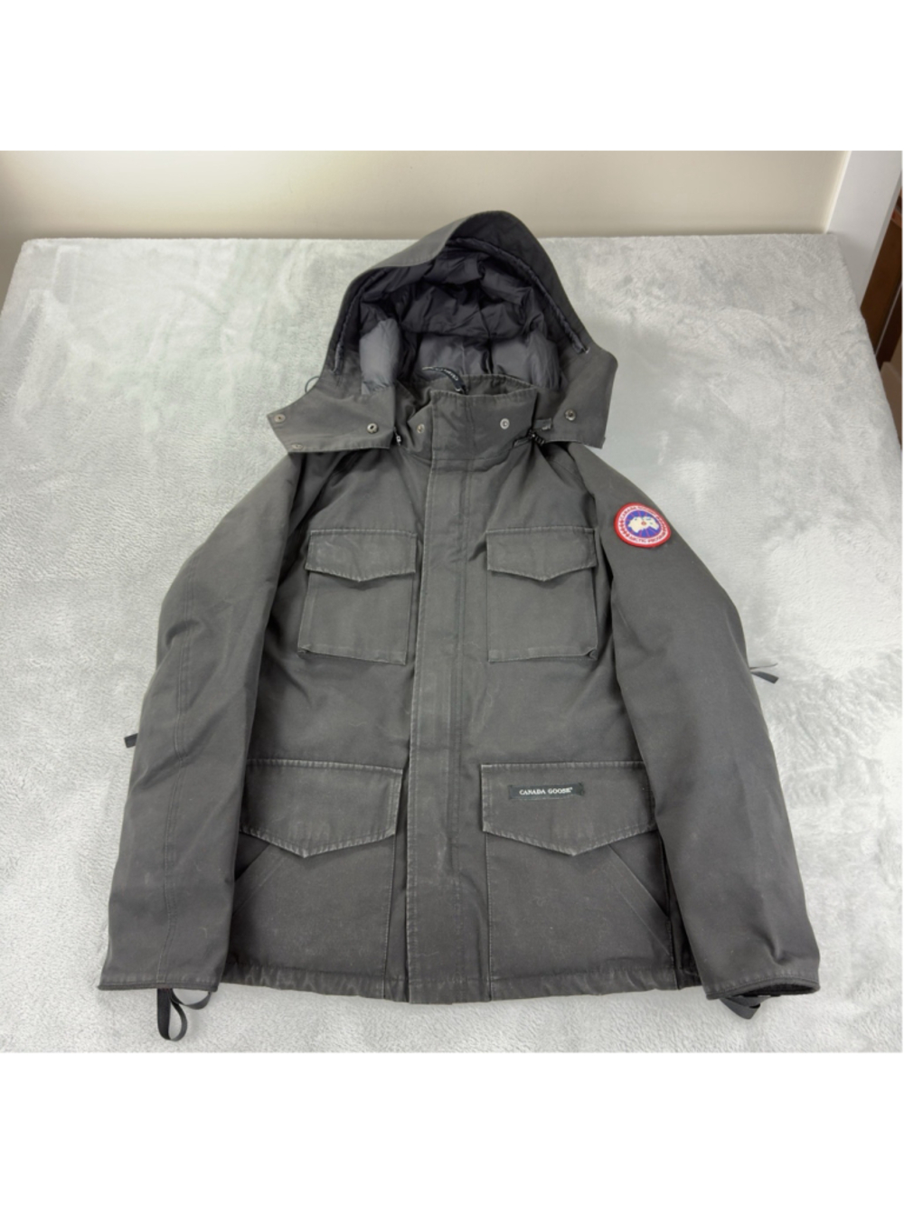 Canada Goose Men's Size XS Black 100% White Duck Down Kamloops Puffer Jacket